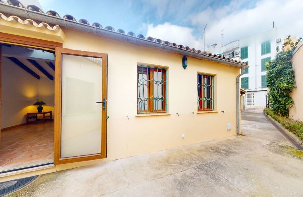 Casa de pueblo en venta en Puerto Pollensa con terraza y parking privado
