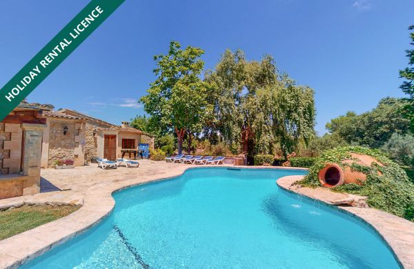 Beautiful country home in Mallorca Pollensa for sale with pool and holiday rental license