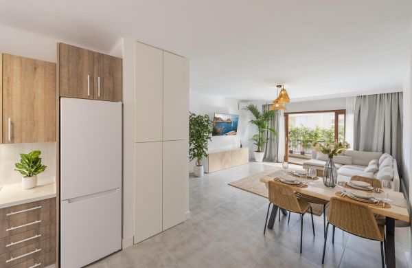 Modernes, renoviertes Apartment in Puerto Alcudia Mallorca in zweiter Meereslinie zu verkaufen