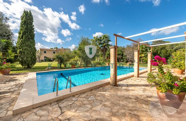 Authentic country house Pollensa / Alcudia with pool, guest house, garage and amazing gardens for sale