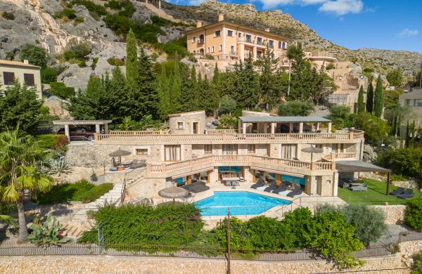 Unique Villa in the exclusive area of La Font, Pollensa with stunning views over the valley!