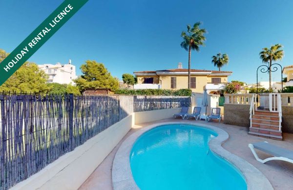 Villa in Playa de Muro with holiday rental license