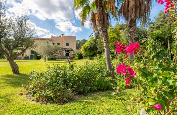Wunderschöne Finca in Alcudia Norden Mallorca mit Gästehaus, Pool und eingewachsenem Garten