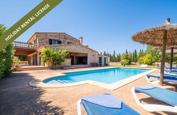Fantastische Finca in der Nähe von Alcúdia, Mallorca, mit Ferienvermietungslizenz, Pool und Aussicht