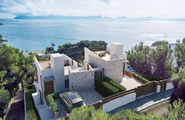 Exklusive Neubauvillen mit Panoramablick auf das Meer in Alcanada, Alcudia