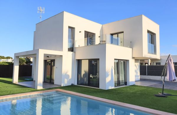 Moderna Villa en Can Picafort cerca de la playa con plaza de parking y piscina privada