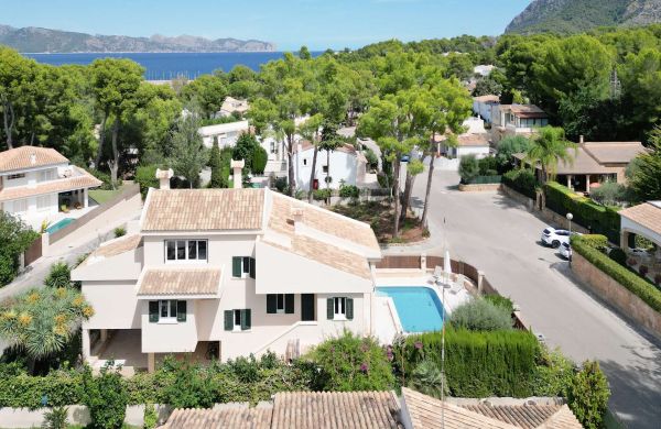 Exclusive Villa in Bonaire – Bright Spaces, Sea Views and Mediterranean Living