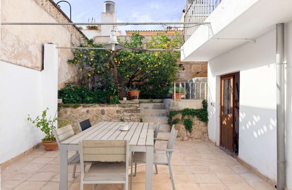 For rent - charming townhouse with Patio and small pool