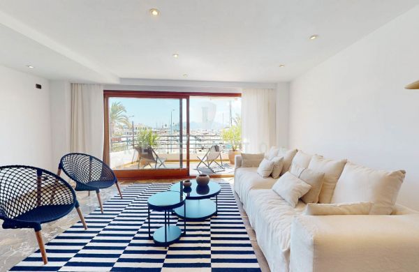 Duplex Wohnung am Hafen von Puerto Pollensa mit Meerblick zu verkaufen