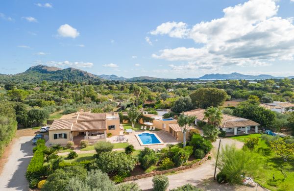 2 charming Villas within walking distance to Pollensa Town with holiday rental license.