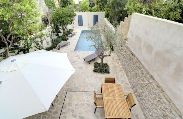 Hauptstadthaus mit Mietlizenz und Pool in Pollensa, Mallorca