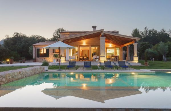 Country house area Golf Pollensa with holiday rental license for sale