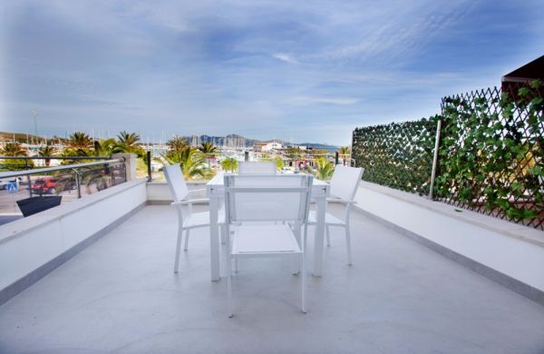 Puerto Pollensa modern duplex apartment FRONT LINE SEA for rent