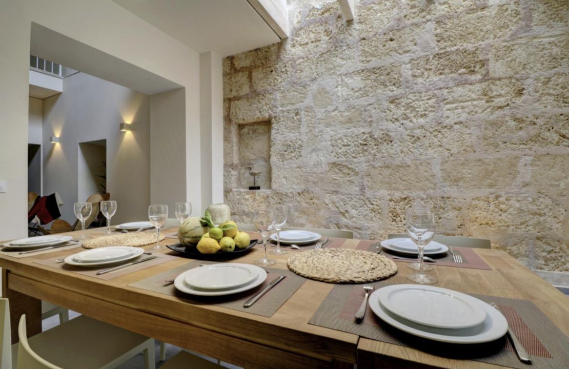 Casa de Pueblo Grande con Licencia de Alquiler y Piscina en Pollença Mallorca