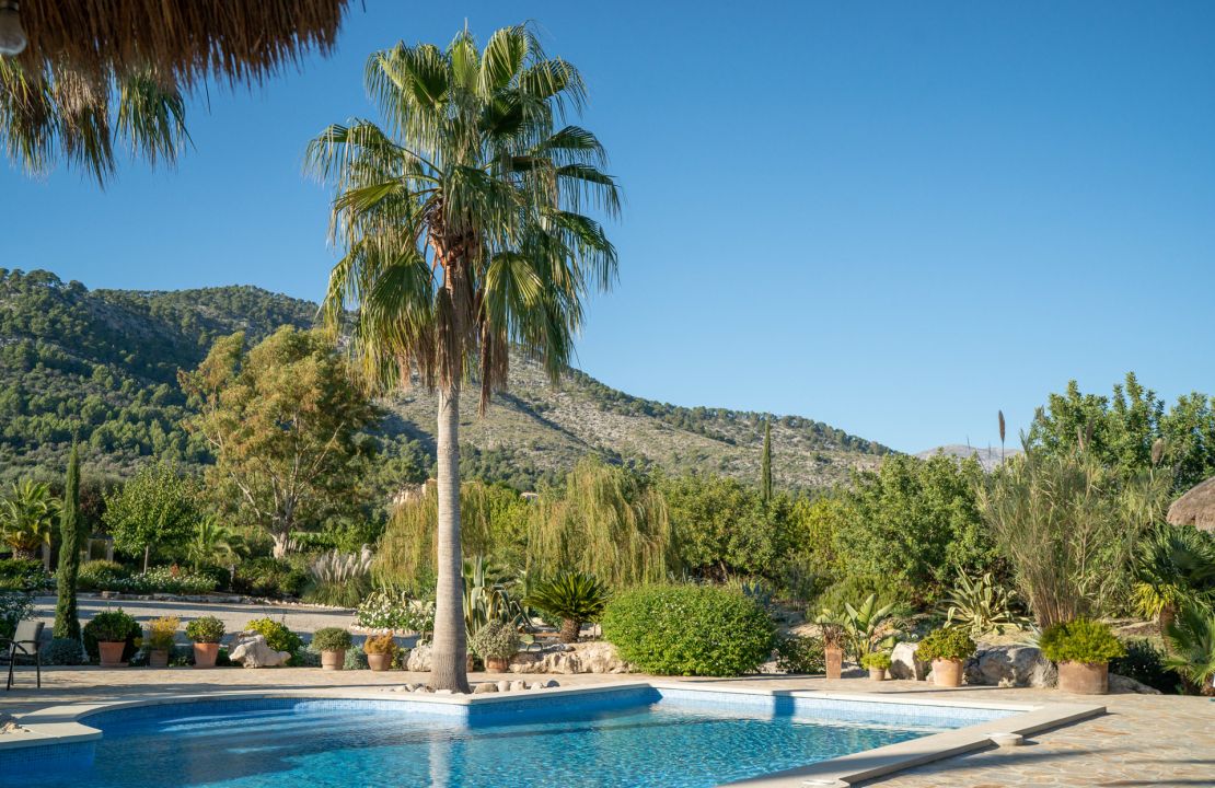 Country house for sale, Selva - Mallorca with private swimming pool