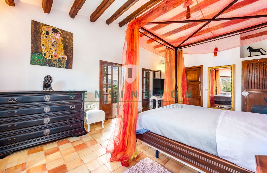 Authentic country house Pollensa / Alcudia with pool, guest house, garage and amazing gardens for sale