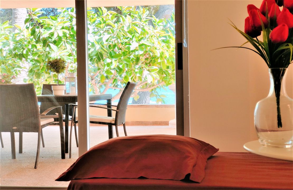 Front-line apartment in Alcanada Alcudia Mallorca for sale