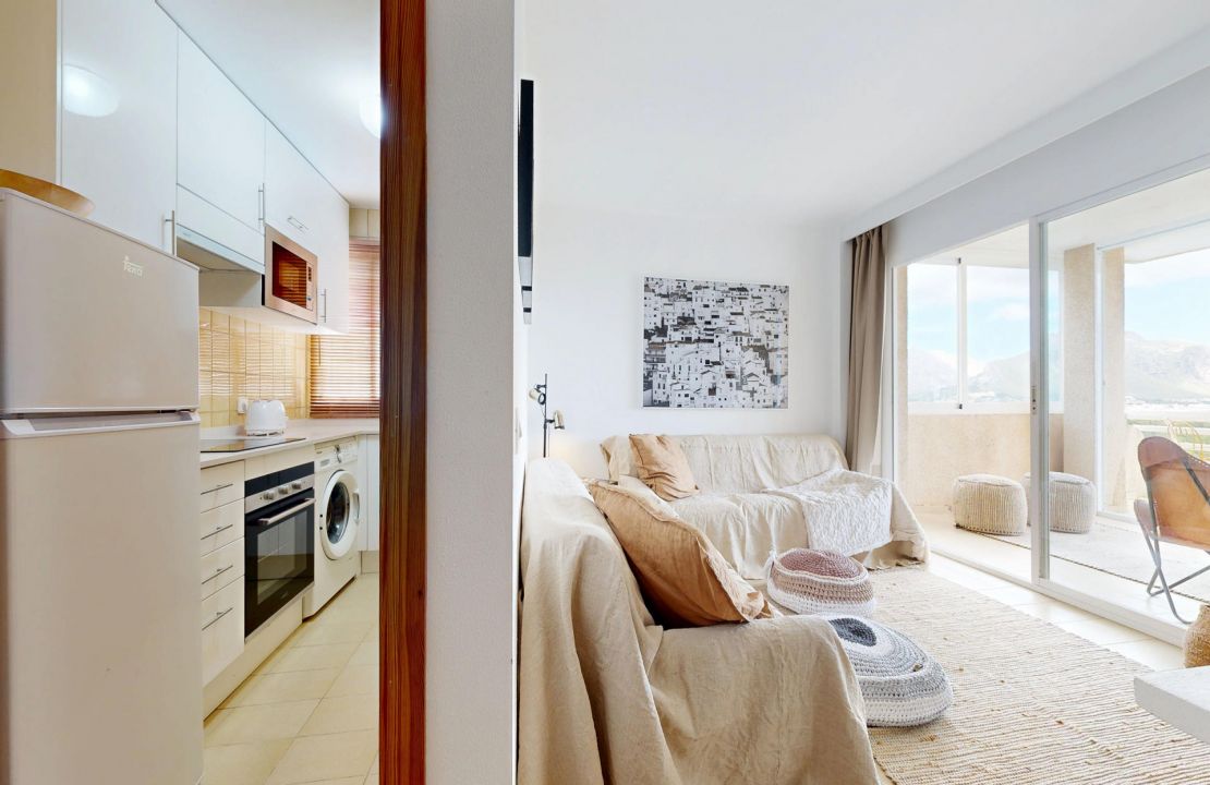 Puerto Pollensa apartment for sale with sea views, pool and storage