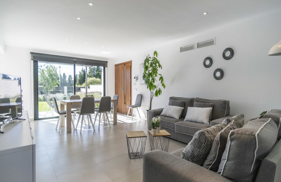 Designer villa in Mallorca Sa Pobla urbanisation Crestatx with pool and holiday rental license