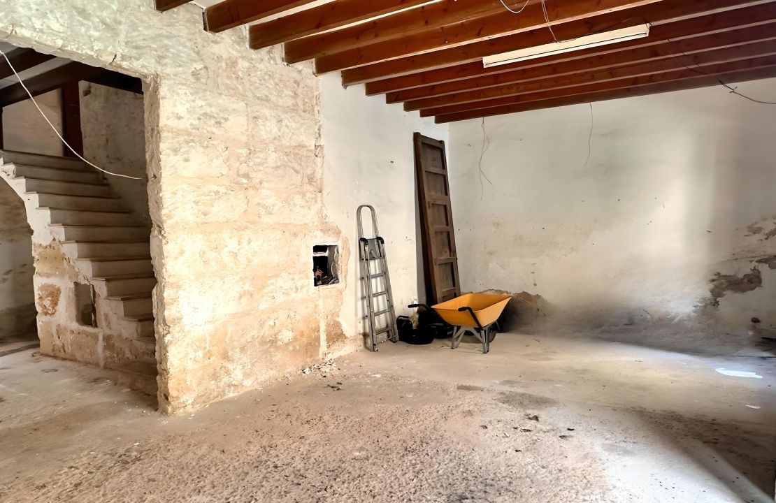 Casa de pueblo Sa Pobla, Mallorca con licencia de renovación - En venta