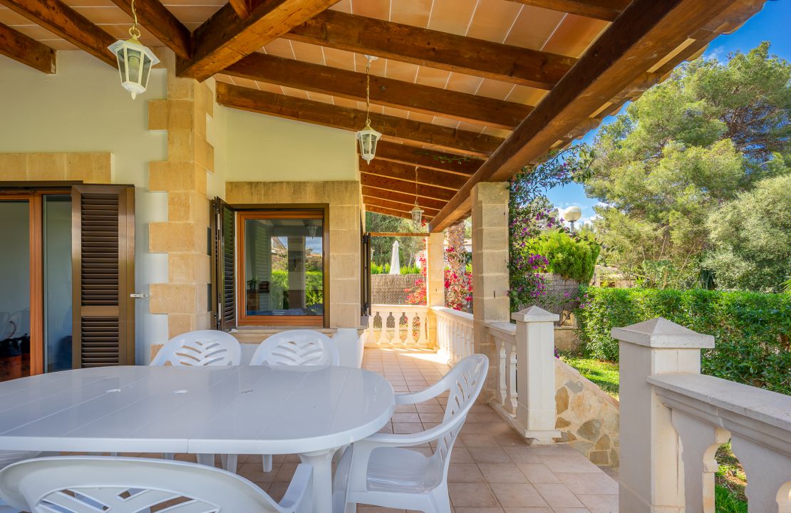 Attraktive Villa in Bonaire Alcudia mit Lizenz zur Ferienvermietung und Pool zu verkaufen