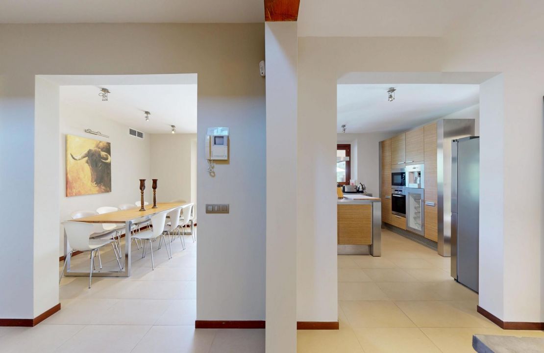 Traditional Elegance in the Countryside Near Pollensa with Holiday Rental License for 12 People for Sale