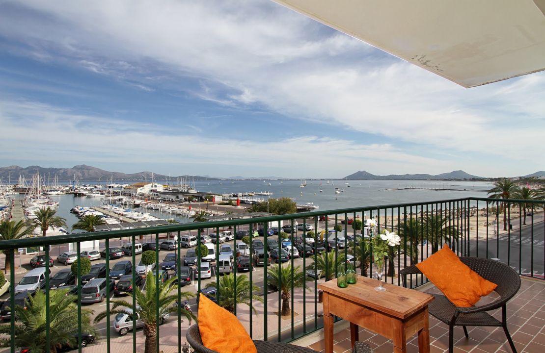 Third floor apartment for rent with lift in first sea line located in Puerto Pollenca