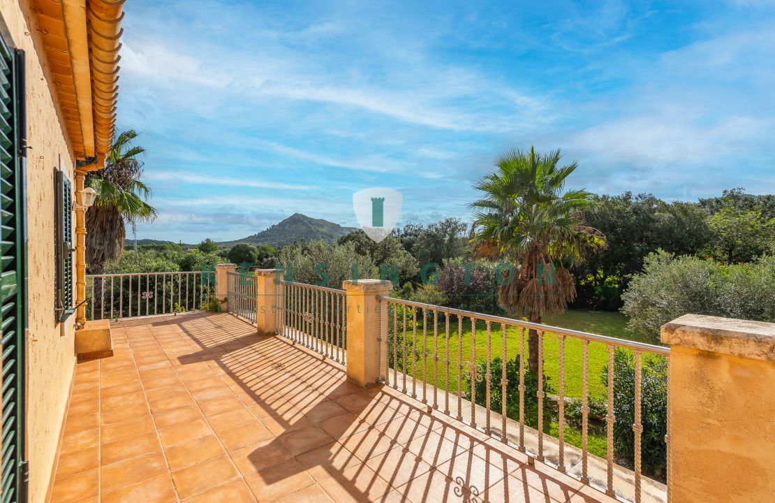 Authentic country house Pollensa / Alcudia with pool, guest house, garage and amazing gardens for sale