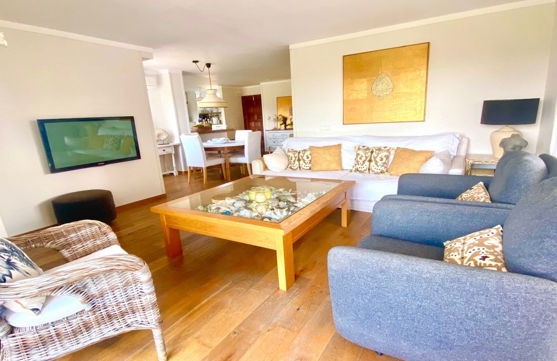 First-line beautiful apartment in Puerto Pollensa Mallorca for sale