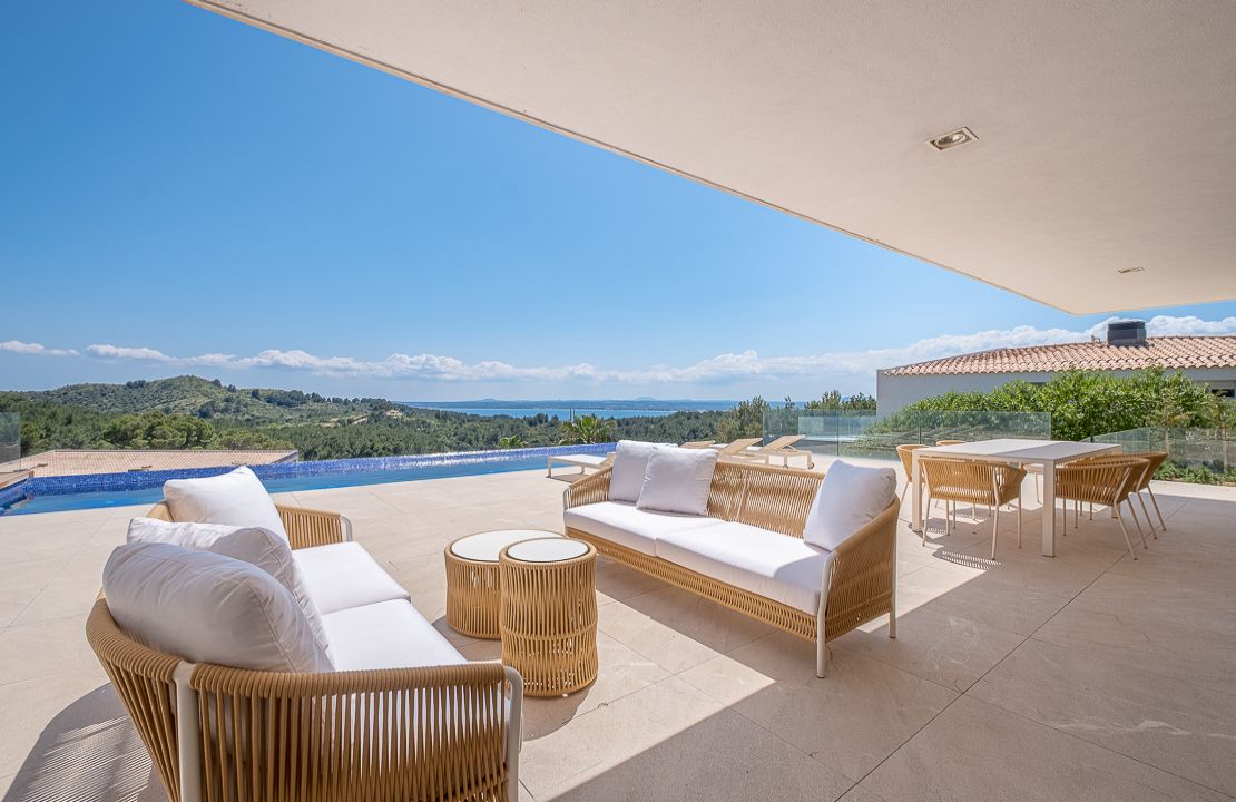 Moderne Neubauvilla mit Meeresblick in Bonaire, Alcudia
