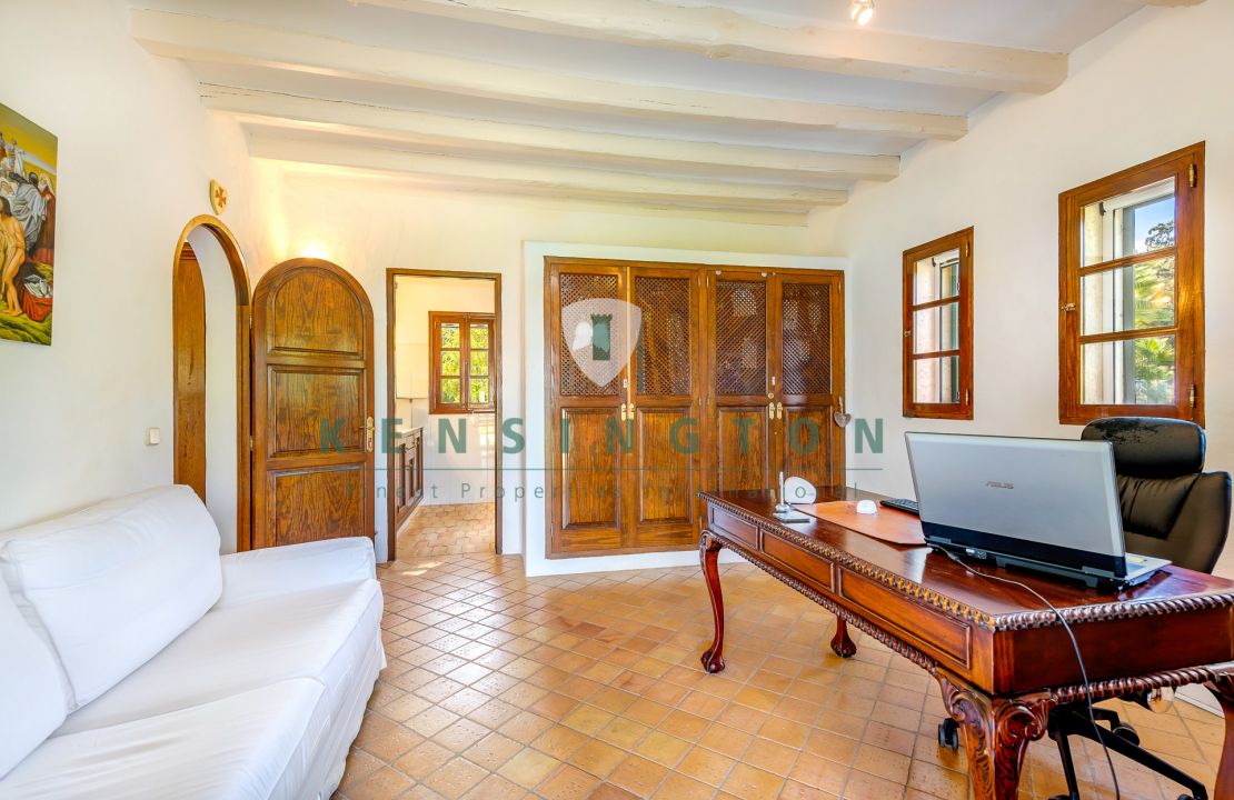 Authentic country house Pollensa / Alcudia with pool, guest house, garage and amazing gardens for sale