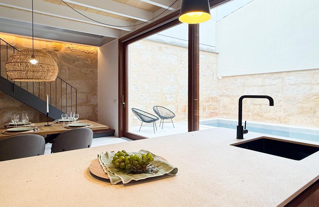High quality townhouse Pollensa with pool and garage for sale