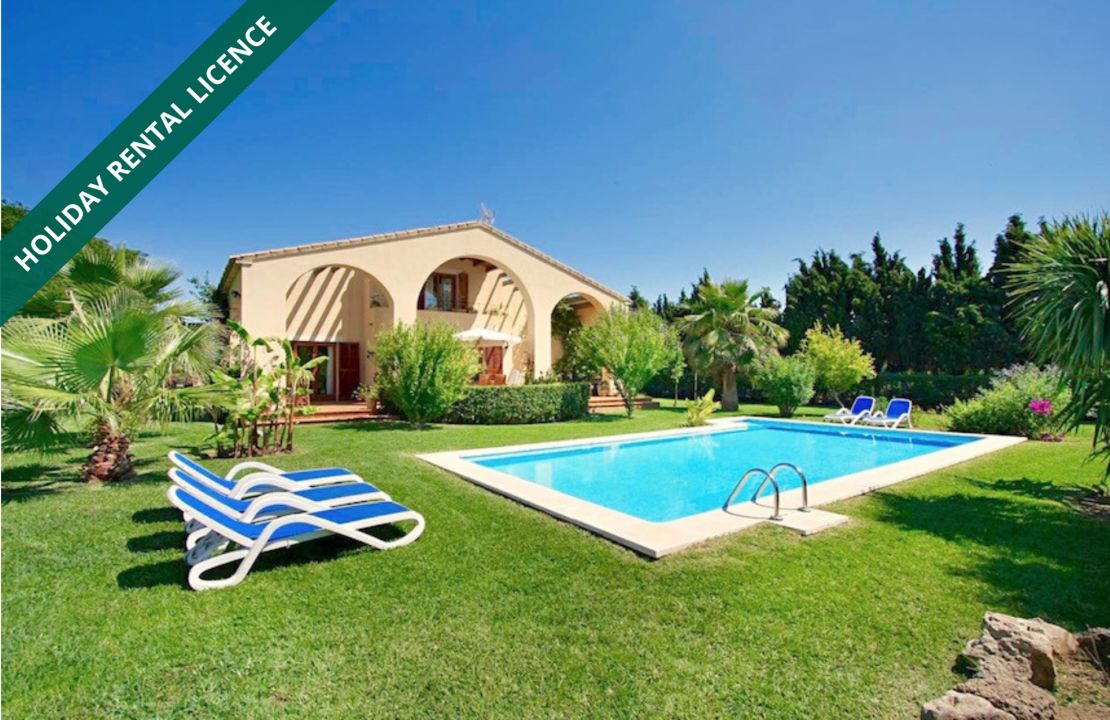 Lovely Villa with holiday rental license and very good location close to Alcudia
