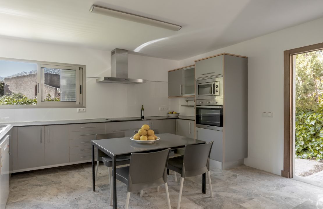 Villa with pool for long term rental in Cala San Vicente Pollensa