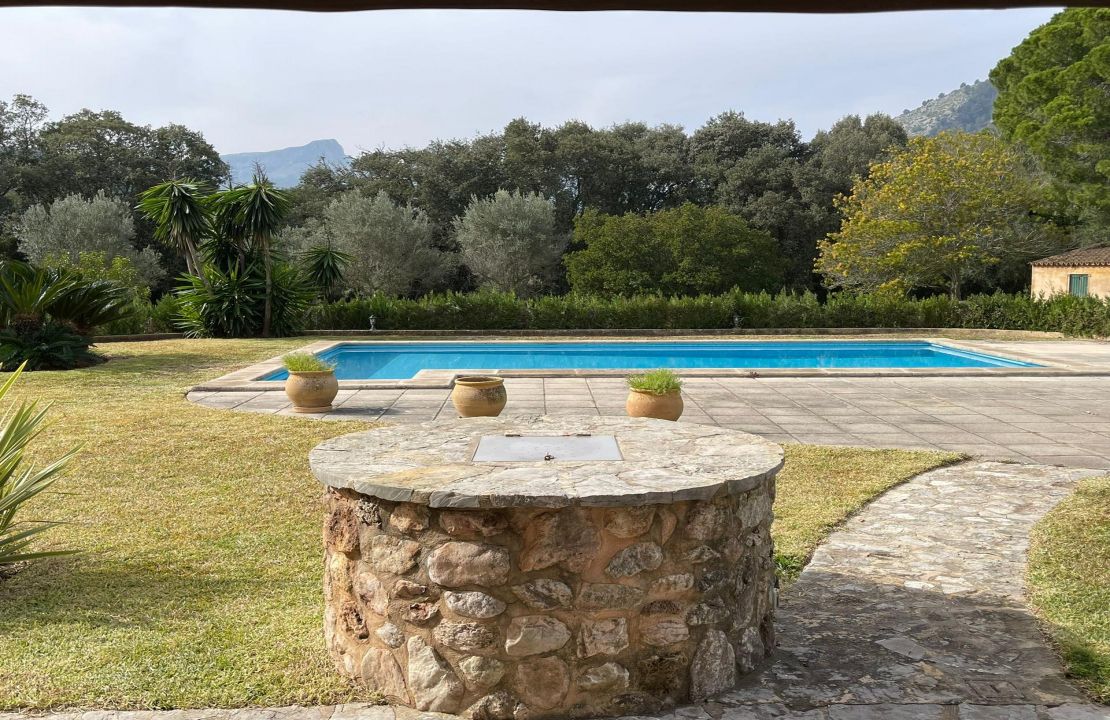 Finca for long term rental in Pollensa with pool and garden