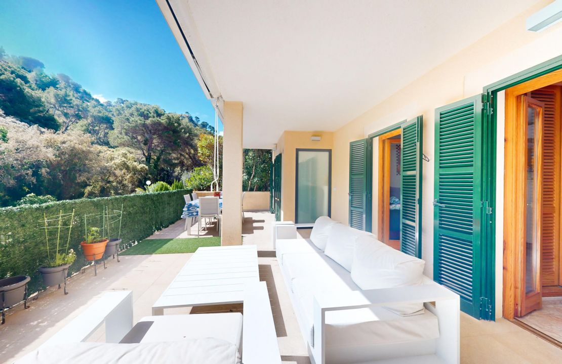 Charming Apartment in Cala San Vicente with pool, close to the Beach