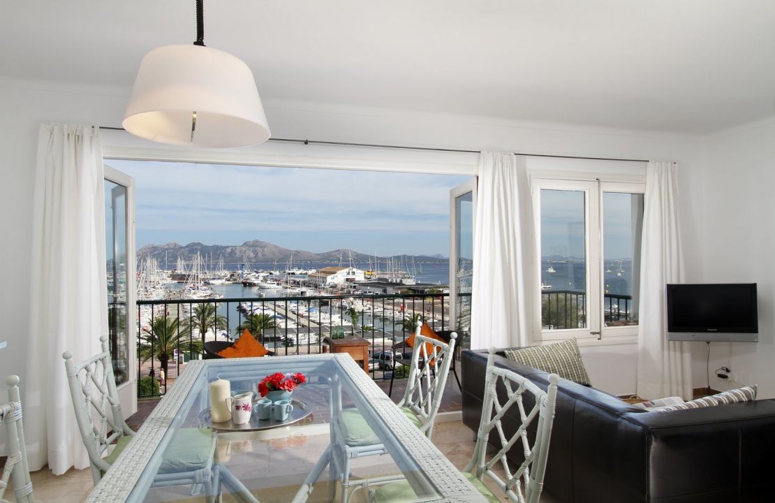 Third floor apartment for rent with lift in first sea line located in Puerto Pollenca
