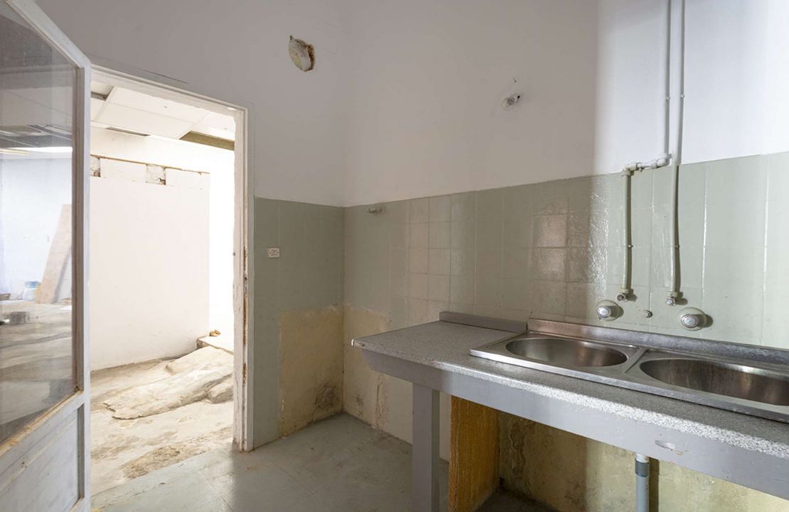 Geschäftslokal und einer Wohnung zu verkaufen in Puerto Pollensa Mallorca