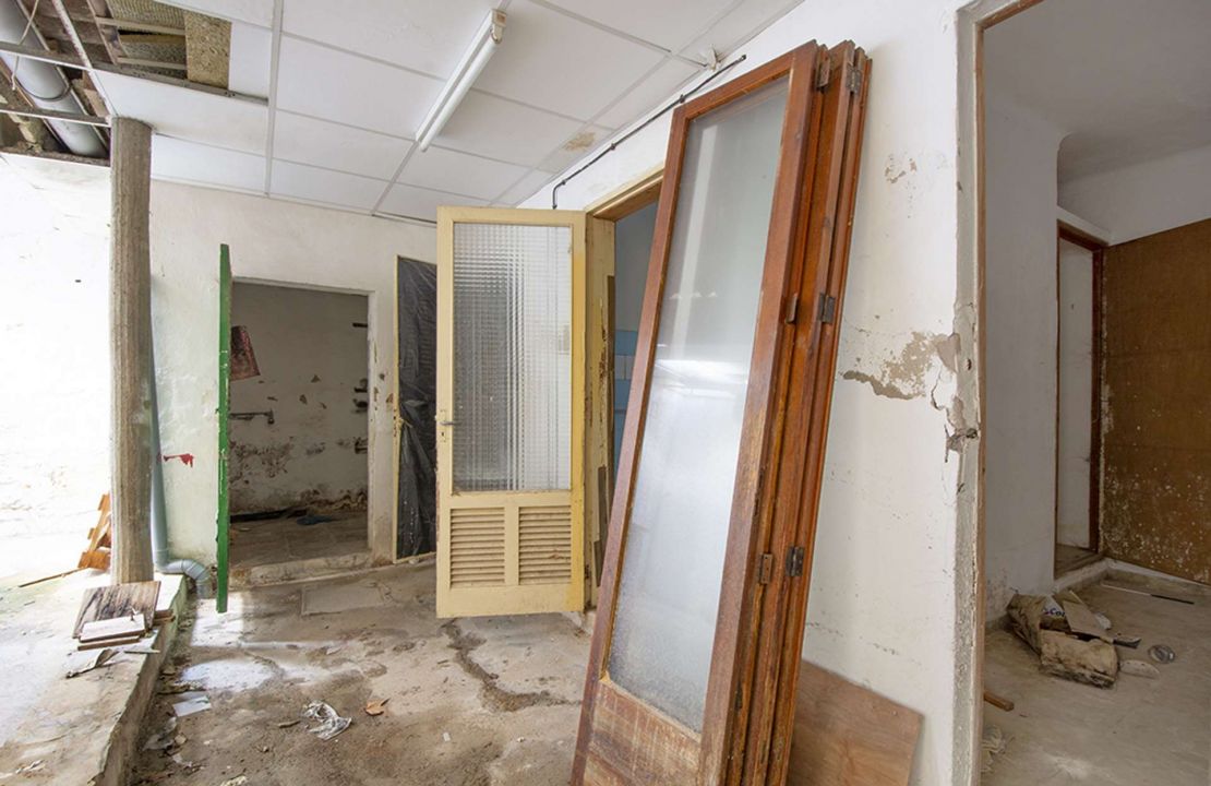 Geschäftslokal und einer Wohnung zu verkaufen in Puerto Pollensa Mallorca