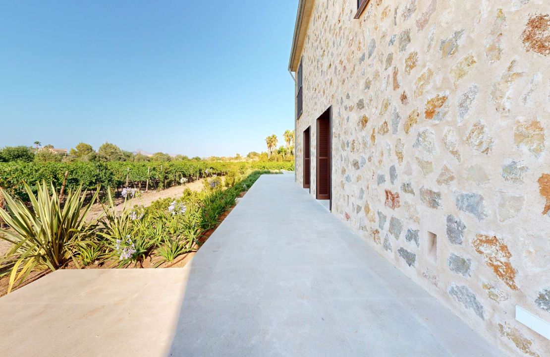 Impresionante finca de nueva construcción con viñedo en venta en Alcudia