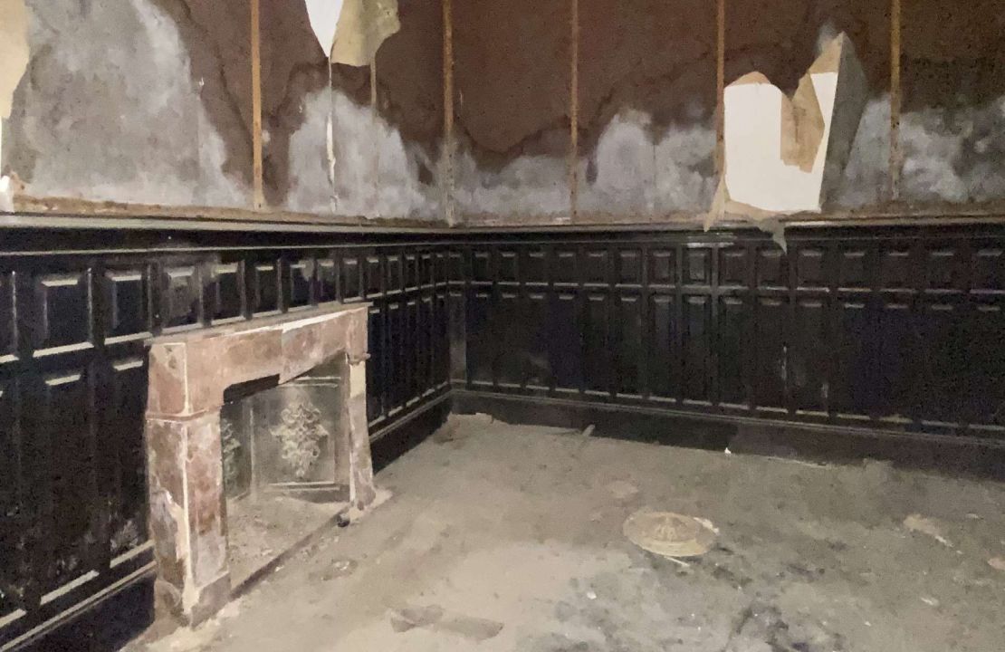 Oportunidad de inversión - Casa señorial en el centro histórico de Sa Pobla en venta con un edificio comercial, un adosado y dos apartamentos