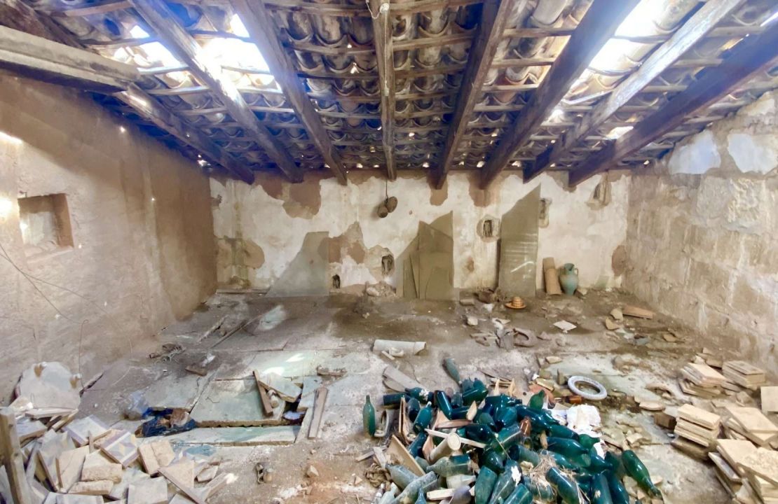 Oportunidad de inversión - Casa señorial en el centro histórico de Sa Pobla en venta con un edificio comercial, un adosado y dos apartamentos