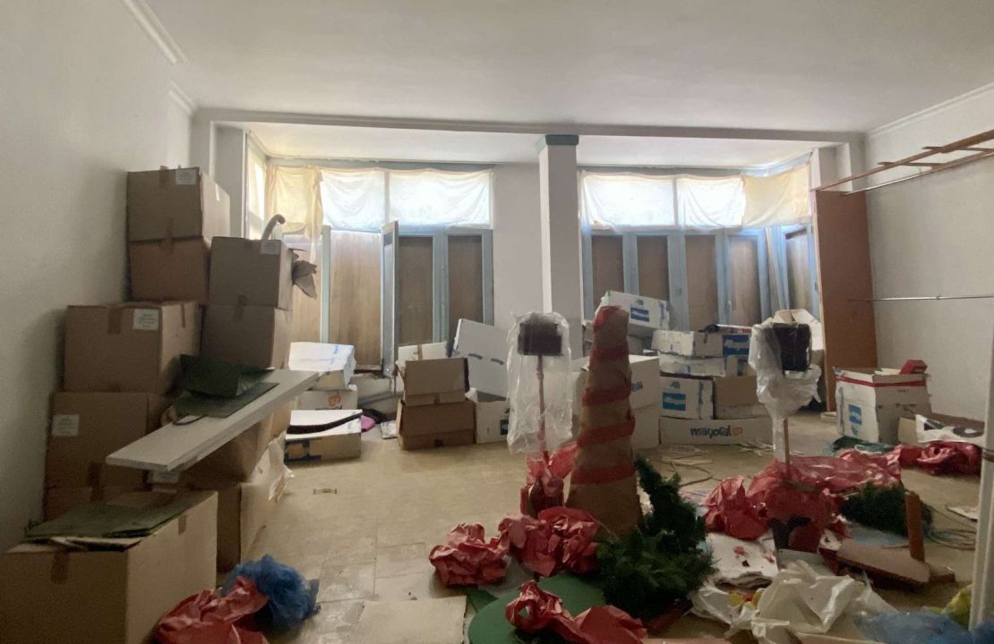 Oportunidad de inversión - Casa señorial en el centro histórico de Sa Pobla en venta con un edificio comercial, un adosado y dos apartamentos