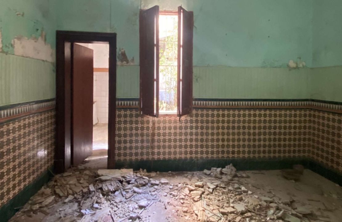 Oportunidad de inversión - Casa señorial en el centro histórico de Sa Pobla en venta con un edificio comercial, un adosado y dos apartamentos