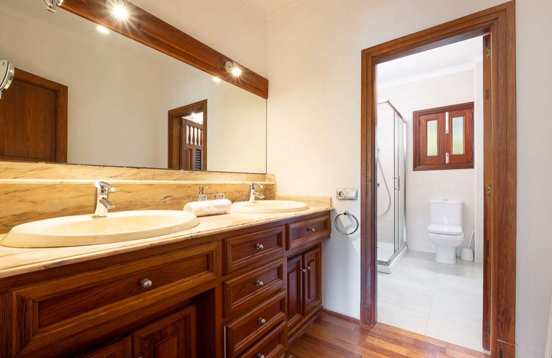 Bonaire Alcudia villa with holiday rental license and pool for sale