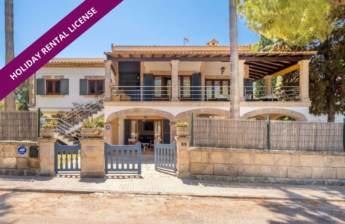 Bonaire Alcudia villa with holiday rental license and pool for sale