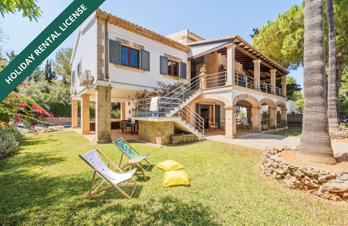 Bonaire Alcudia villa with holiday rental license and pool for sale