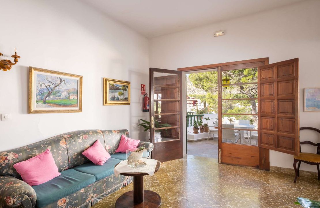 Hostal for Sale, Cala Sant Vicente, Mallorca, Near the Beach, Sea View