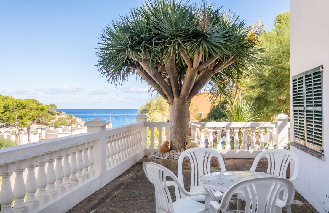 Hostal for Sale, Cala Sant Vicente, Mallorca, Near the Beach, Sea View