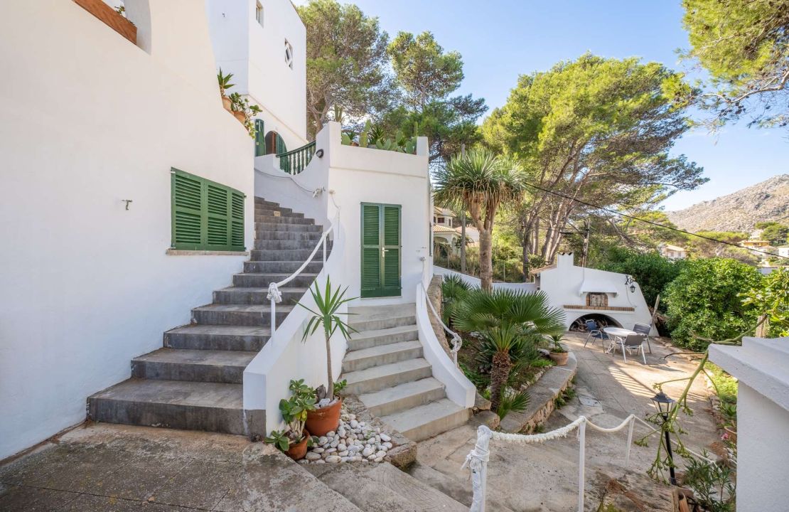 Hostal for Sale, Cala Sant Vicente, Mallorca, Near the Beach, Sea View